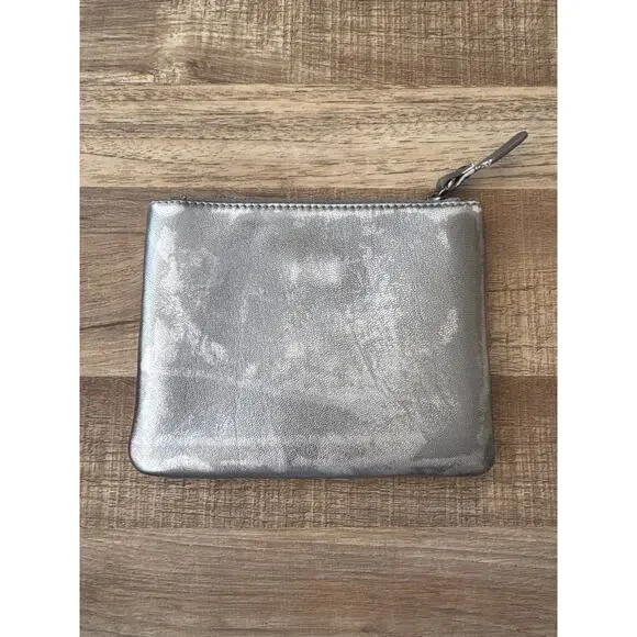 NWT Designer Aquatalia Silver Metallic Leather Clutch - Picture 2 of 3